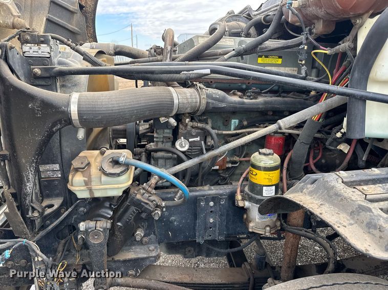 image for item LH9454 2005 Freightliner Columbia CST120 dump truck