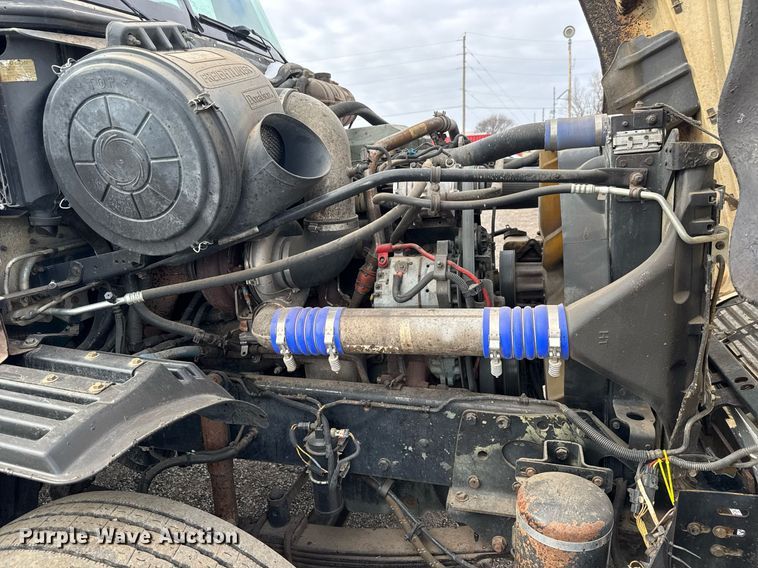 image for item LH9454 2005 Freightliner Columbia CST120 dump truck