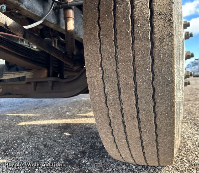 image for item LH9454 2005 Freightliner Columbia CST120 dump truck