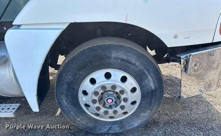 image for item LH9454 2005 Freightliner Columbia CST120 dump truck