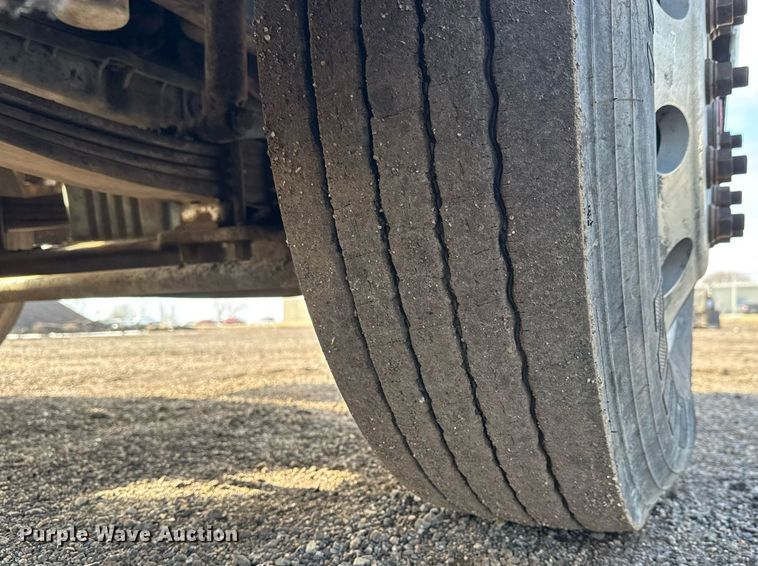 image for item LH9454 2005 Freightliner Columbia CST120 dump truck