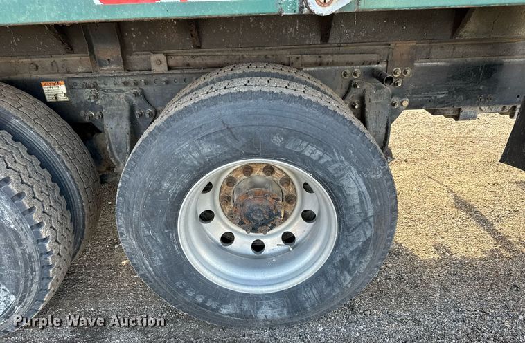 image for item LH9454 2005 Freightliner Columbia CST120 dump truck