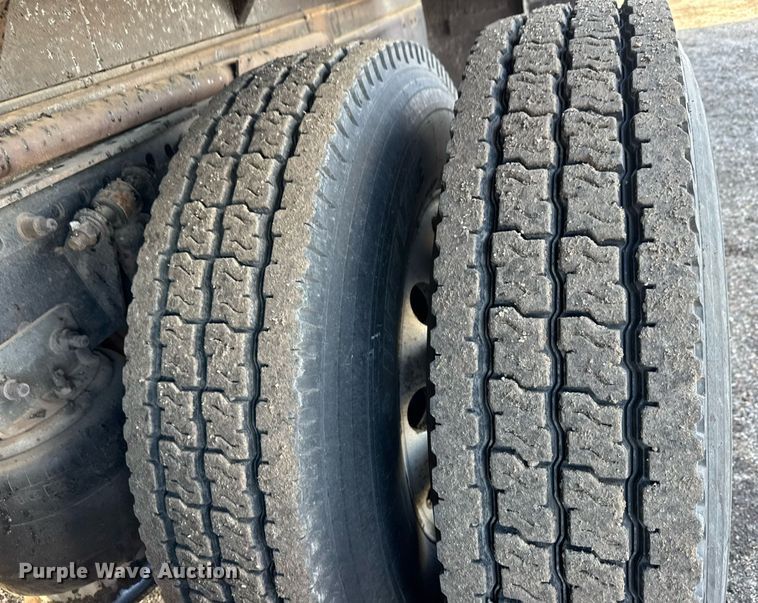 image for item LH9454 2005 Freightliner Columbia CST120 dump truck