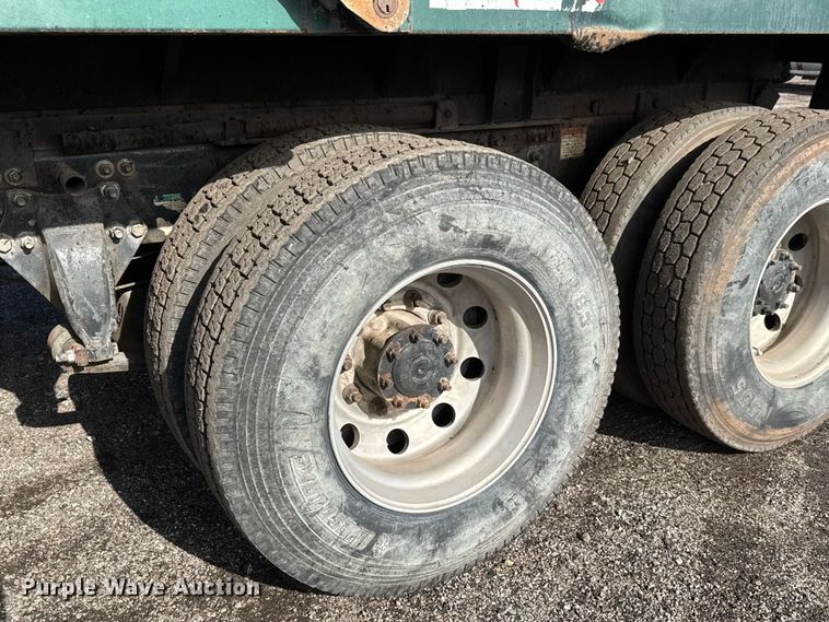 image for item LH9454 2005 Freightliner Columbia CST120 dump truck