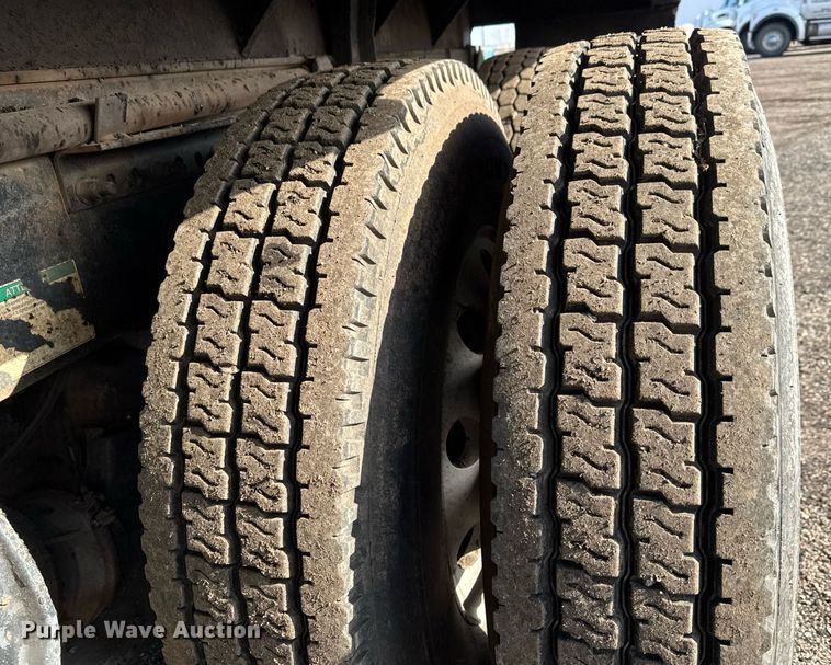 image for item LH9454 2005 Freightliner Columbia CST120 dump truck