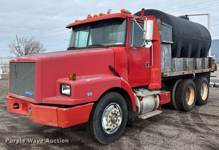 image for item LH9460 1993 White GMC WG dump truck