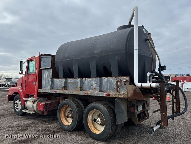 image for item LH9460 1993 White GMC WG dump truck
