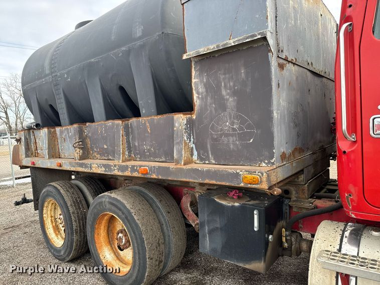 image for item LH9460 1993 White GMC WG dump truck