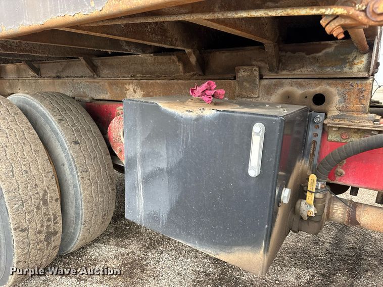 image for item LH9460 1993 White GMC WG dump truck