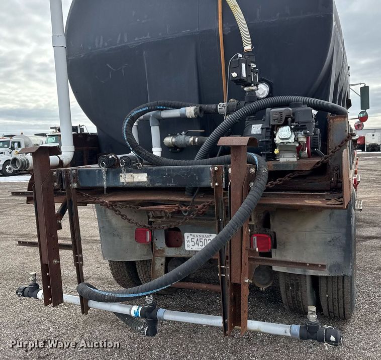 image for item LH9460 1993 White GMC WG dump truck