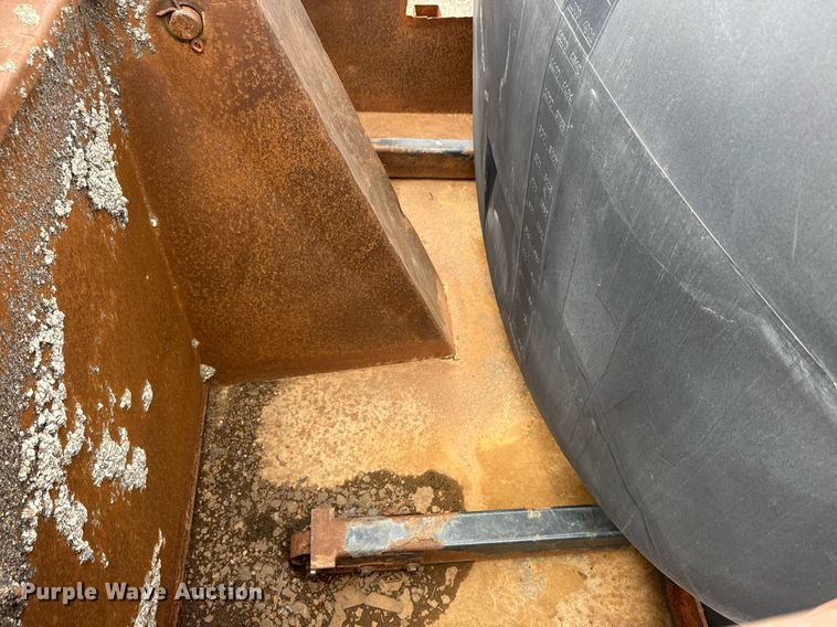 image for item LH9460 1993 White GMC WG dump truck