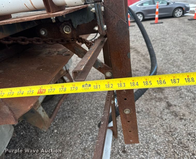 image for item LH9460 1993 White GMC WG dump truck