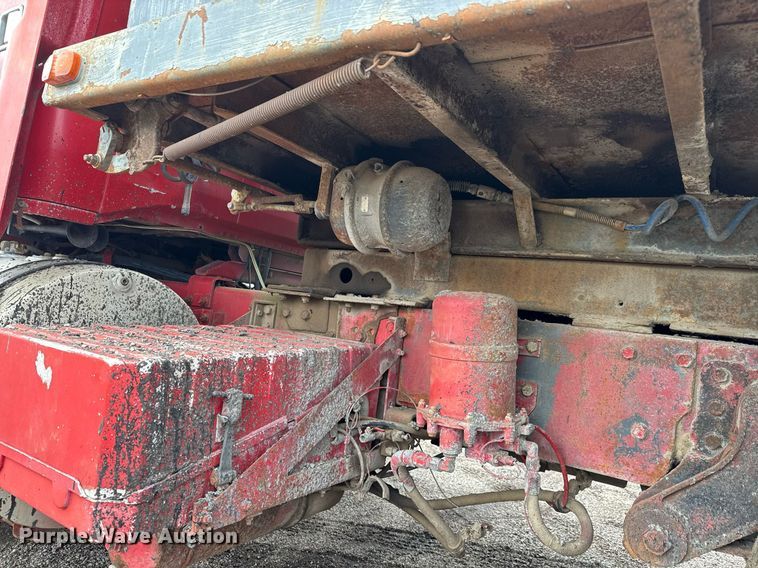 image for item LH9460 1993 White GMC WG dump truck