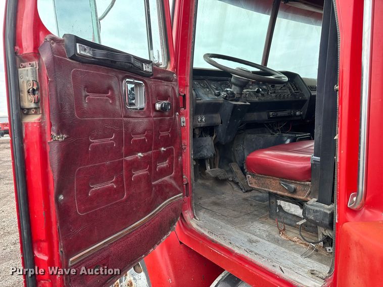 image for item LH9460 1993 White GMC WG dump truck