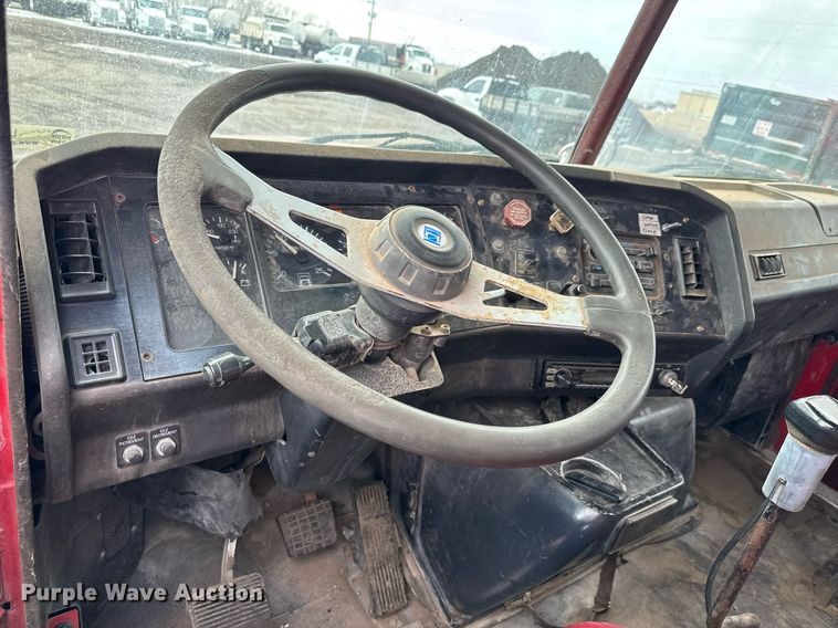 image for item LH9460 1993 White GMC WG dump truck