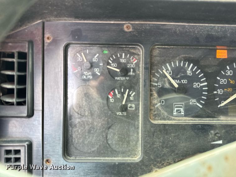 image for item LH9460 1993 White GMC WG dump truck