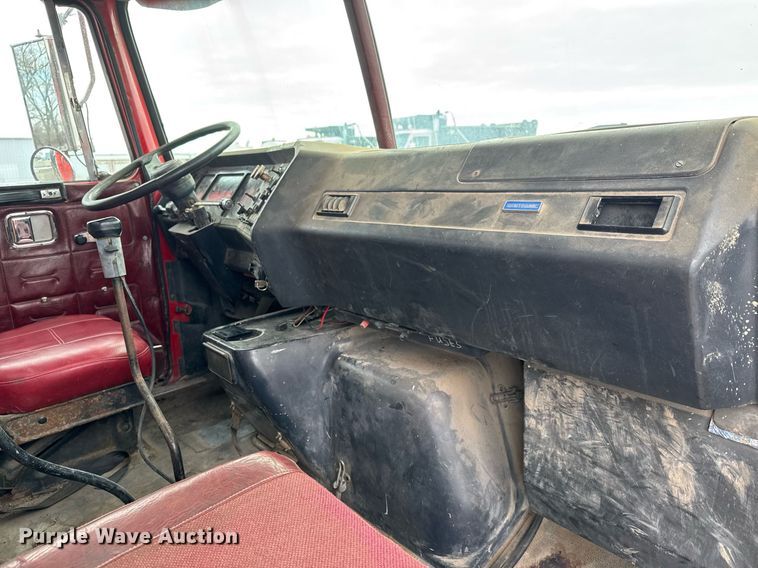 image for item LH9460 1993 White GMC WG dump truck