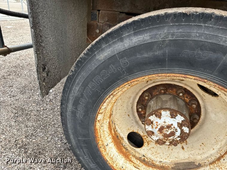 image for item LH9460 1993 White GMC WG dump truck