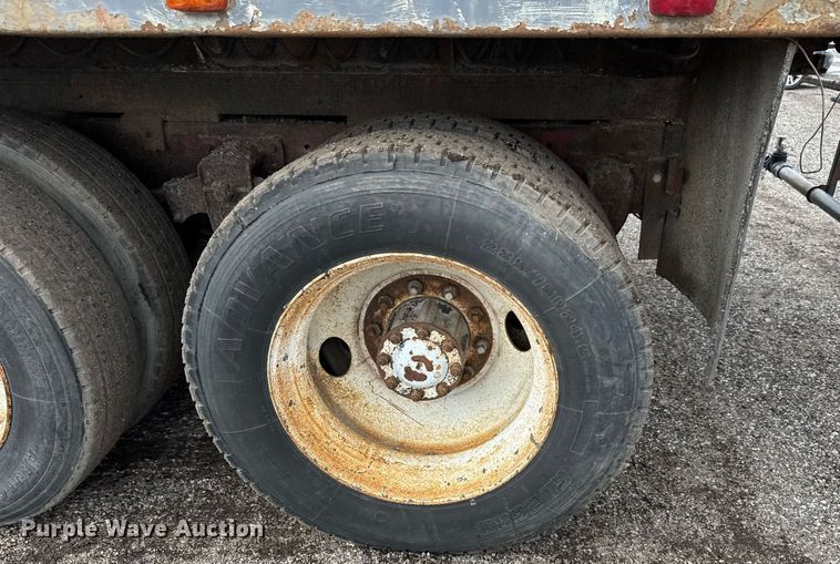 image for item LH9460 1993 White GMC WG dump truck