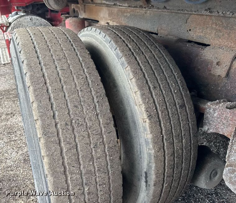 image for item LH9460 1993 White GMC WG dump truck