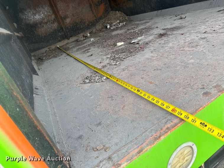 image for item LH9461 2009 GMC C6500 Crew Cab chipper truck