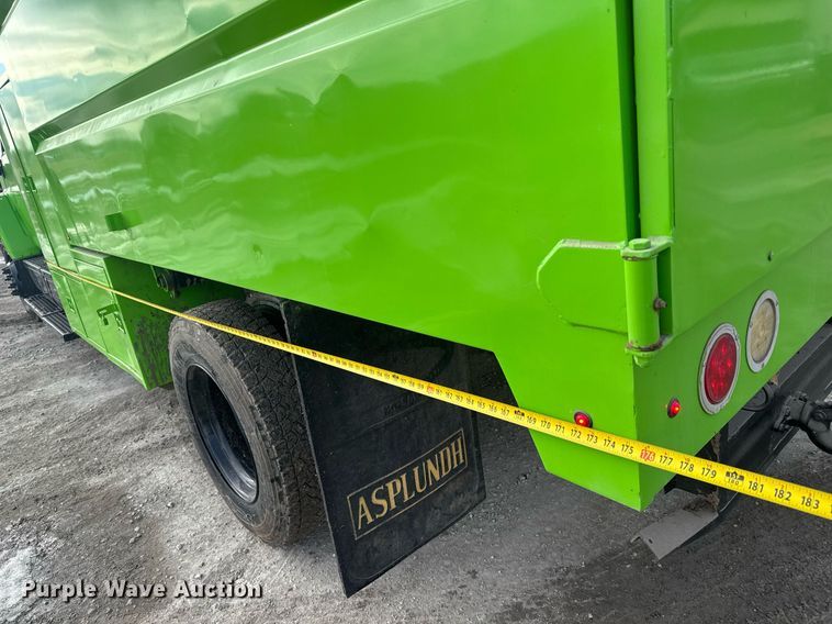 image for item LH9461 2009 GMC C6500 Crew Cab chipper truck