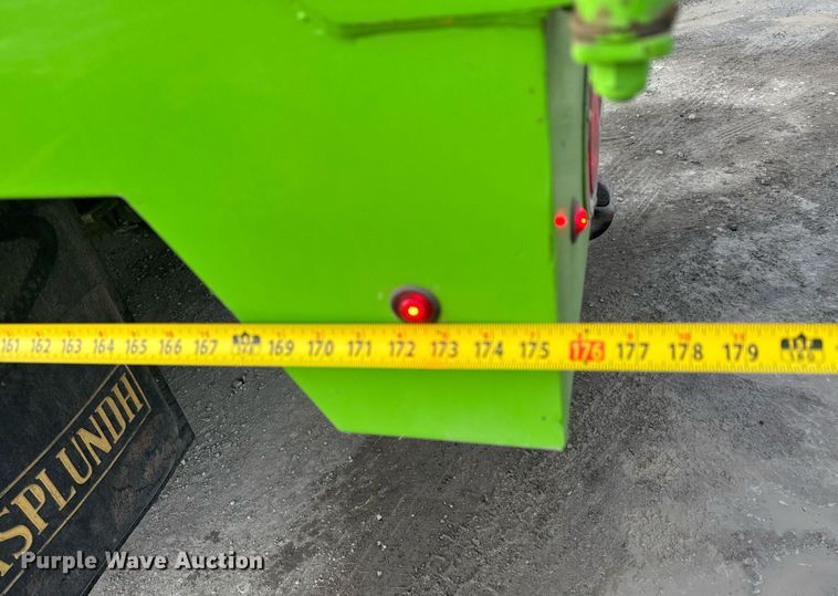 image for item LH9461 2009 GMC C6500 Crew Cab chipper truck