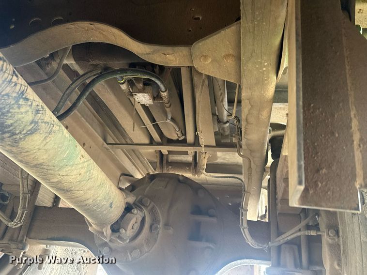 image for item LH9461 2009 GMC C6500 Crew Cab chipper truck