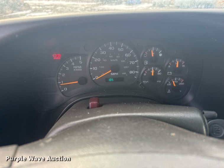 image for item LH9461 2009 GMC C6500 Crew Cab chipper truck