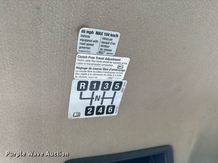 image for item LH9461 2009 GMC C6500 Crew Cab chipper truck