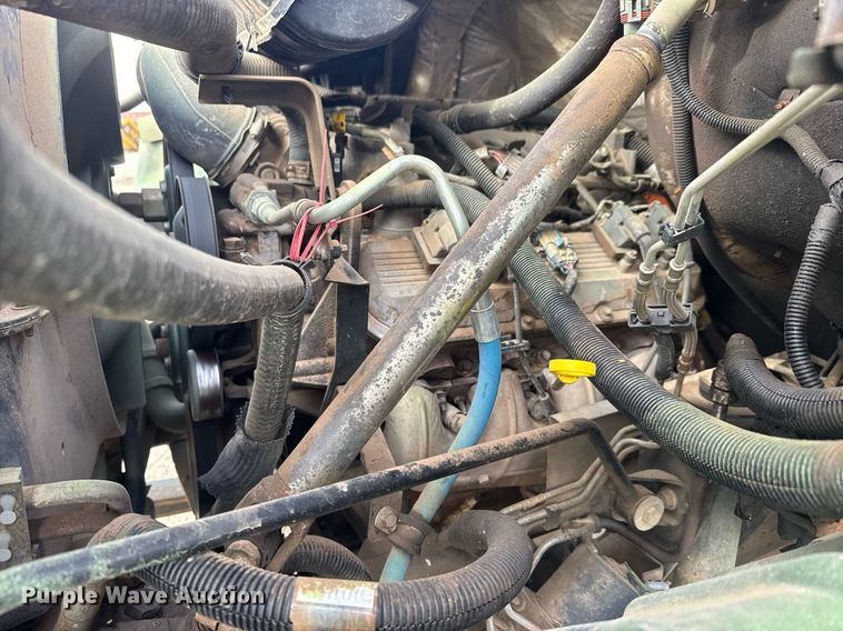 image for item LH9461 2009 GMC C6500 Crew Cab chipper truck