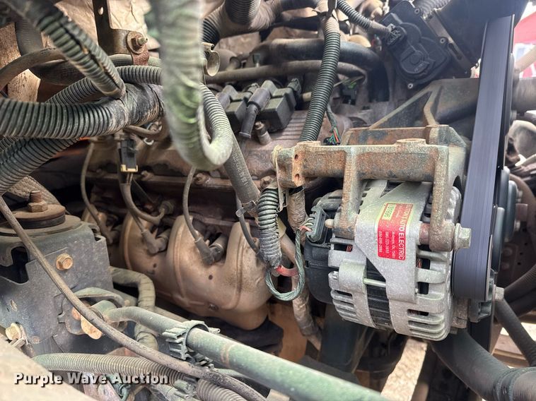 image for item LH9461 2009 GMC C6500 Crew Cab chipper truck