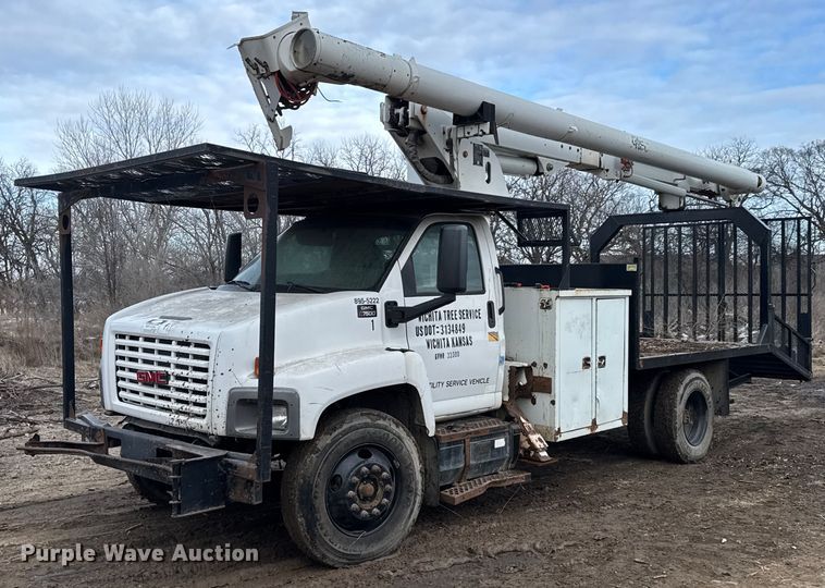 image for item LH9463 2005 GMC C7500 bucket truck