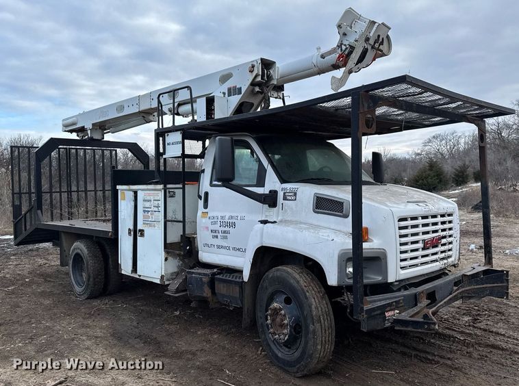 image for item LH9463 2005 GMC C7500 bucket truck