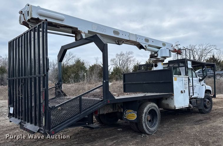 image for item LH9463 2005 GMC C7500 bucket truck