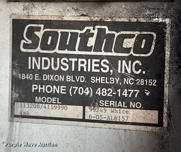 image for item LH9463 2005 GMC C7500 bucket truck