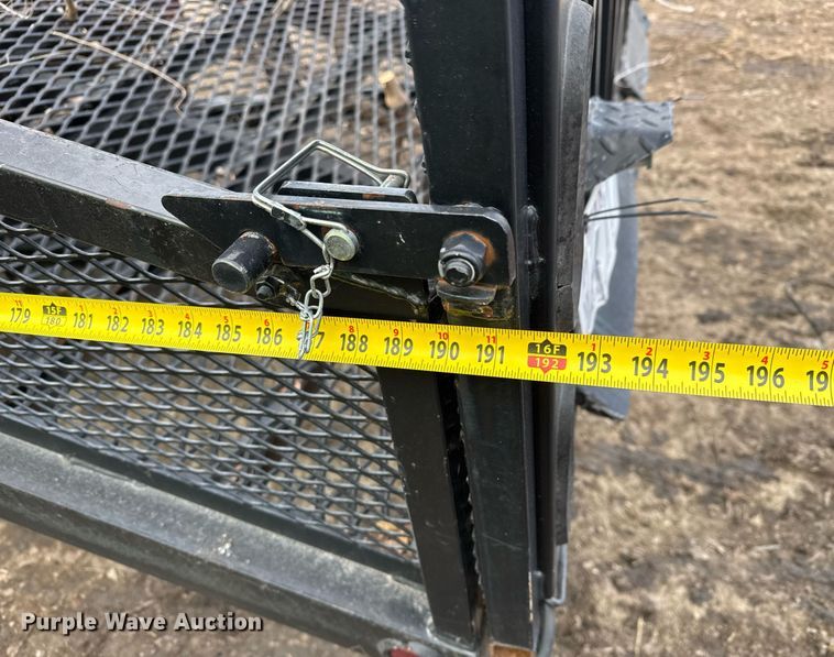 image for item LH9463 2005 GMC C7500 bucket truck