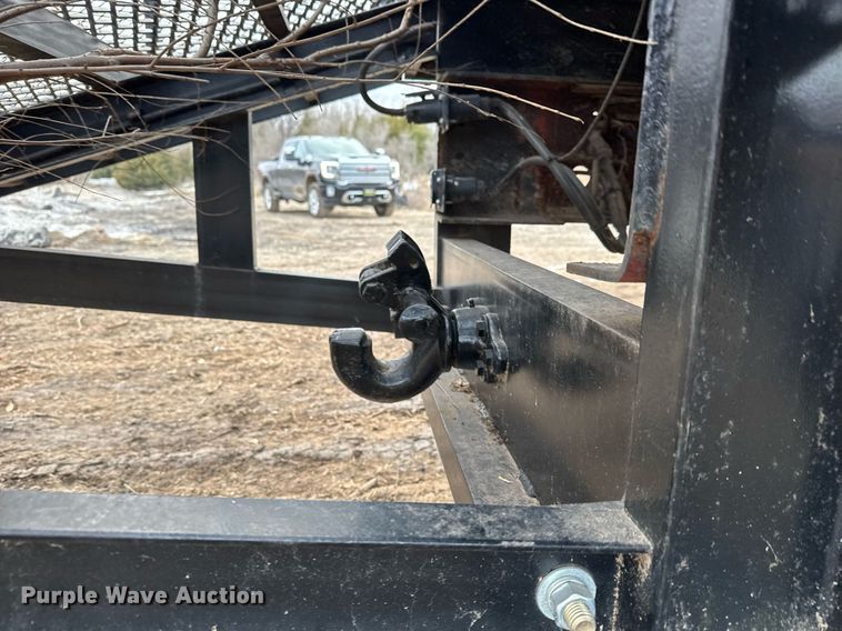 image for item LH9463 2005 GMC C7500 bucket truck