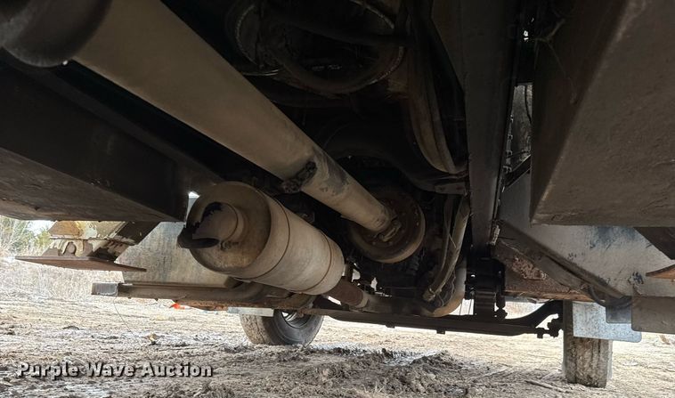 image for item LH9463 2005 GMC C7500 bucket truck