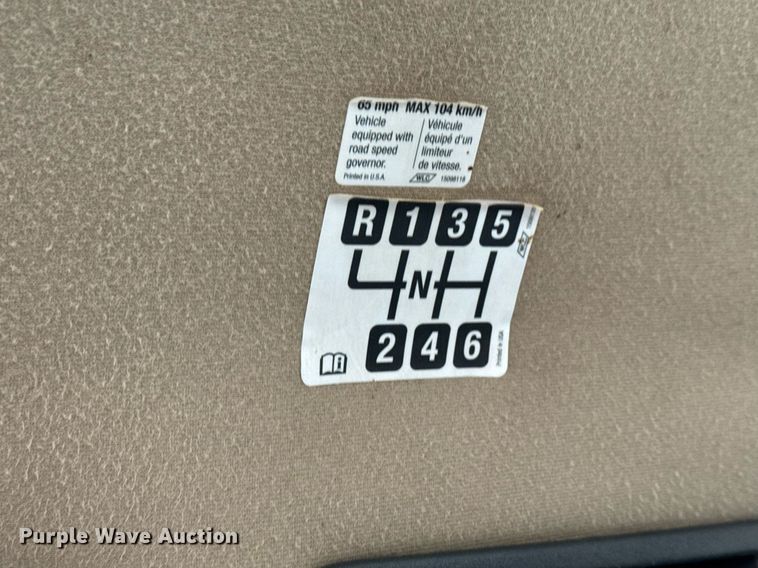 image for item LH9463 2005 GMC C7500 bucket truck