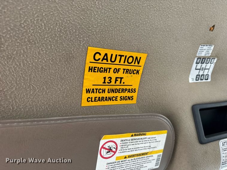 image for item LH9463 2005 GMC C7500 bucket truck