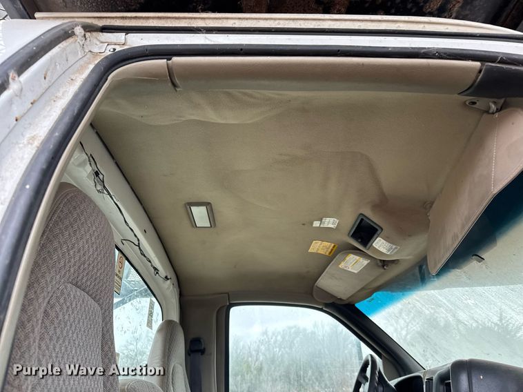 image for item LH9463 2005 GMC C7500 bucket truck