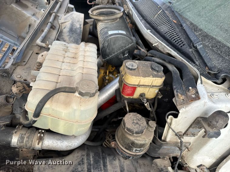 image for item LH9463 2005 GMC C7500 bucket truck