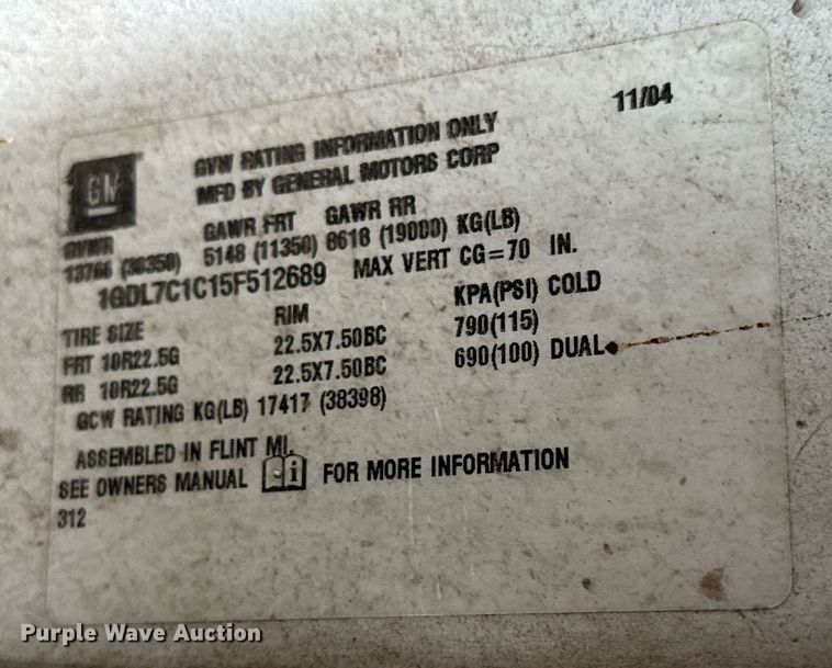 image for item LH9463 2005 GMC C7500 bucket truck