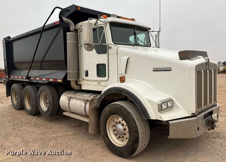 image for item LH9482 2007 Kenworth  T800 dump truck