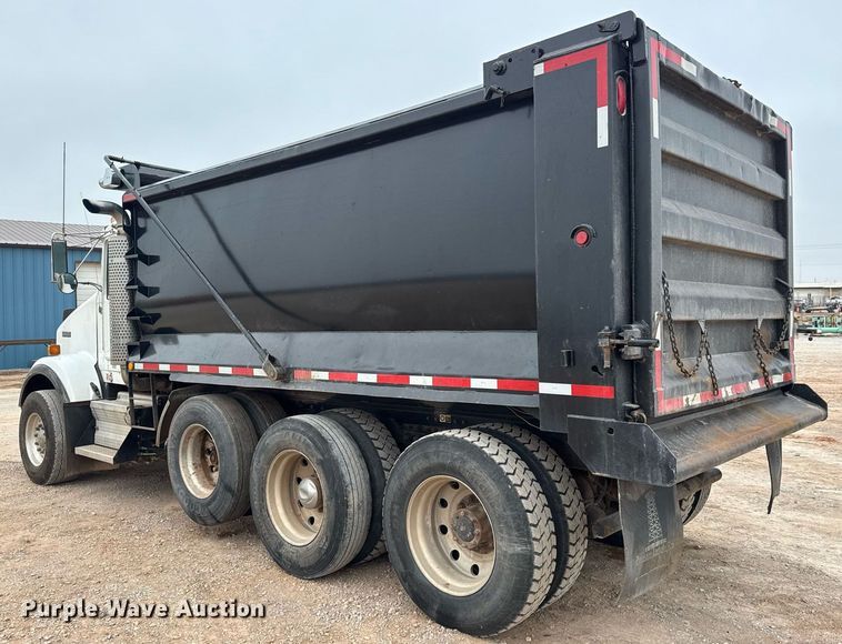 image for item LH9482 2007 Kenworth  T800 dump truck