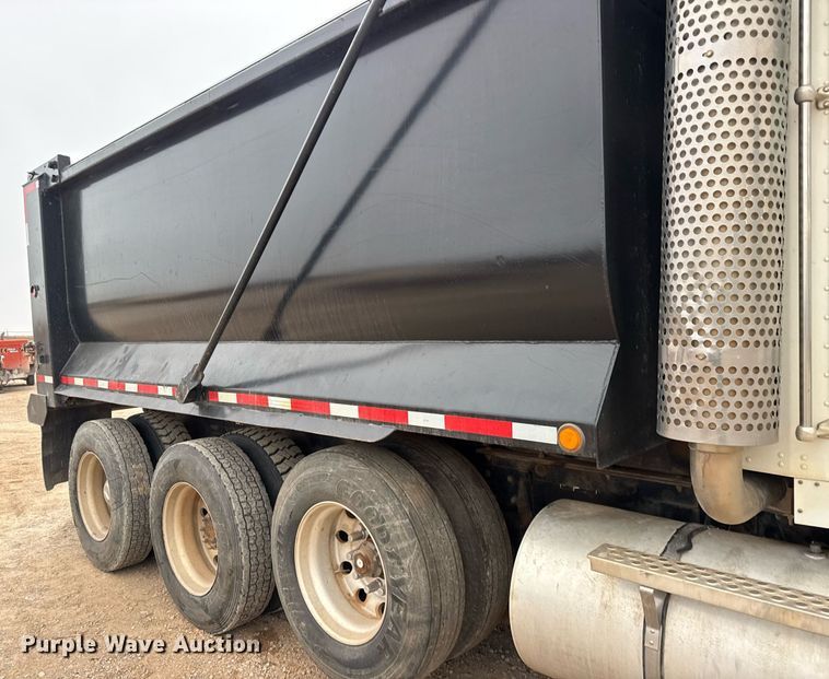 image for item LH9482 2007 Kenworth  T800 dump truck