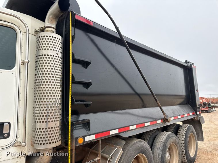 image for item LH9482 2007 Kenworth  T800 dump truck