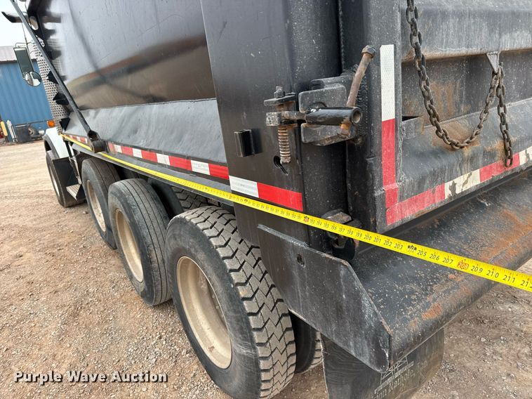 image for item LH9482 2007 Kenworth  T800 dump truck