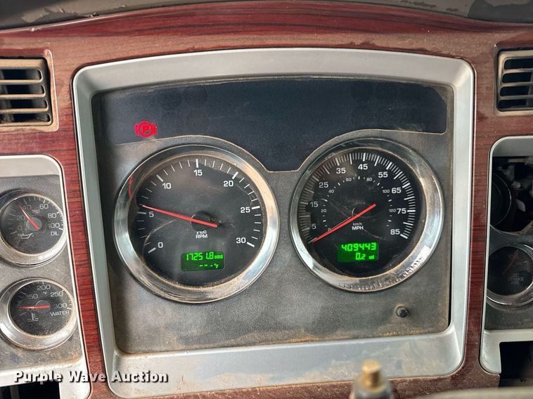 image for item LH9482 2007 Kenworth  T800 dump truck